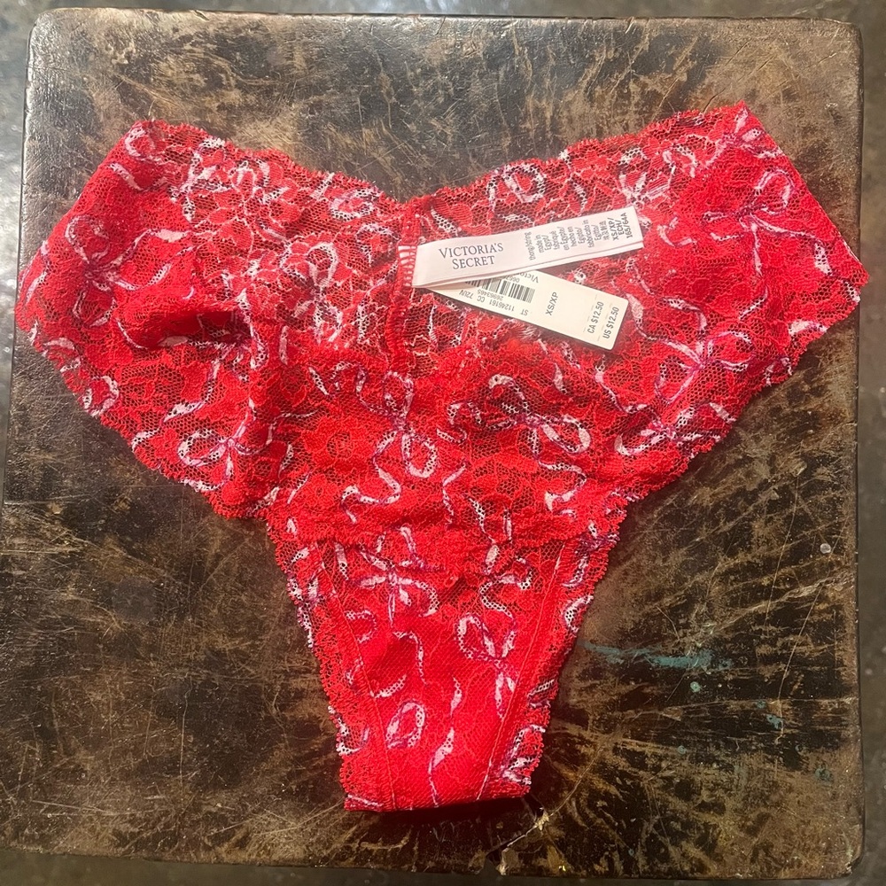 Victoria’s Secret Red Lace Thong Panties Size XS NWT